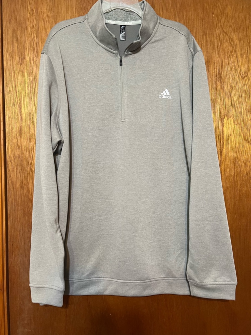 Golf lightweight adidas Sweatshirt.